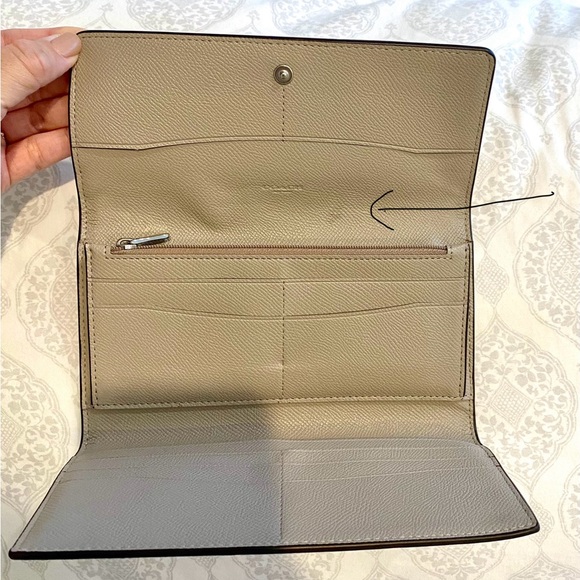 ✨ Like New Coach Wallet ✨ - Picture 2 of 4